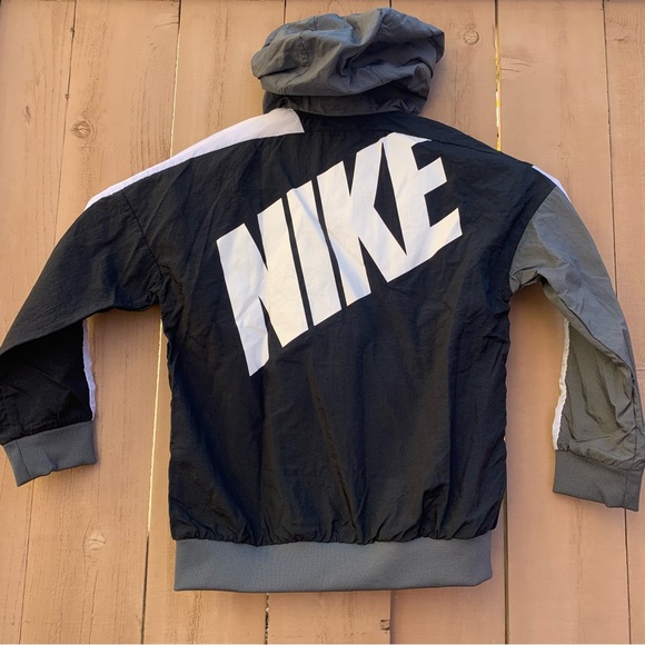 Nike Other - Nike boys Core Amplify windbreaker Jacket size SMALL - loose fit - NWT - B37